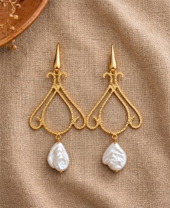 LYRA PEARL EARRINGS